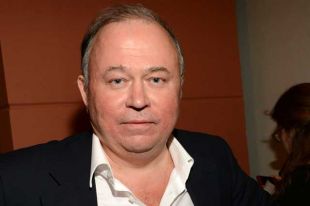 Андрей Караулов