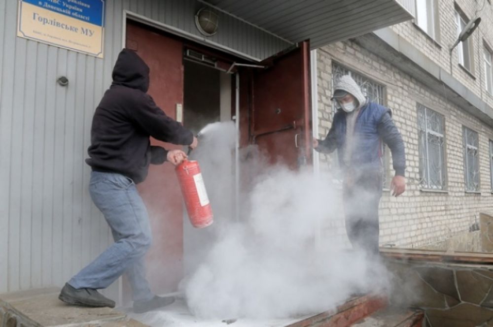 В Горловке пророссийские активисты штурмовали МВД