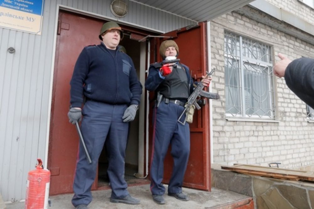 В Горловке пророссийские активисты штурмовали МВД