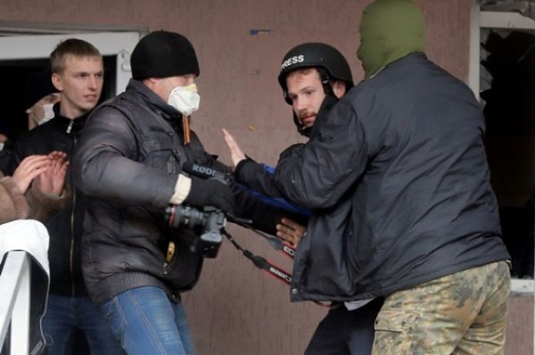 В Горловке пророссийские активисты штурмовали МВД