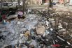 Сколькобы не было контейнеров для мусора на улицах Челябинска, мусорят все равно сами жители. А, следовательно, воспитание у нас еще на недостаточном уровне. Пробел в этом призваны устранить общегородские субботники. Улица Российская ,63