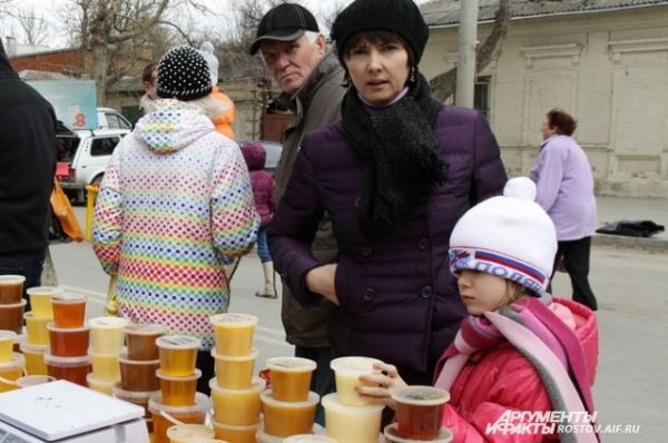 Ни одна ярмарка не обходится без даров пасеки.