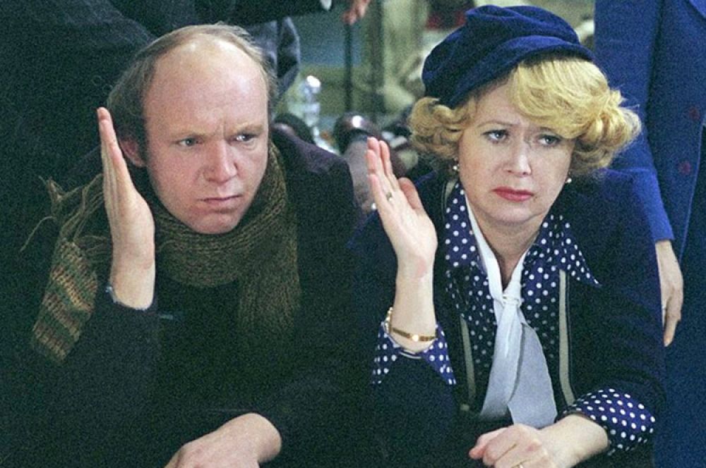 Затем Немоляева блеснула в «Гараже» и «О бедном гусаре замолвите слово» и в 1980-м получила звание народной артистки РСФСР.
