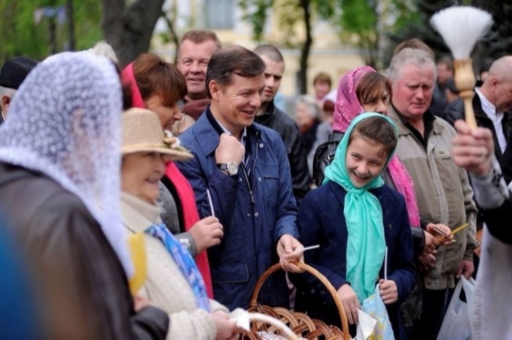 Нардеп и кандидат в президенты Олег Ляшко со всей семьей посвятил паски
