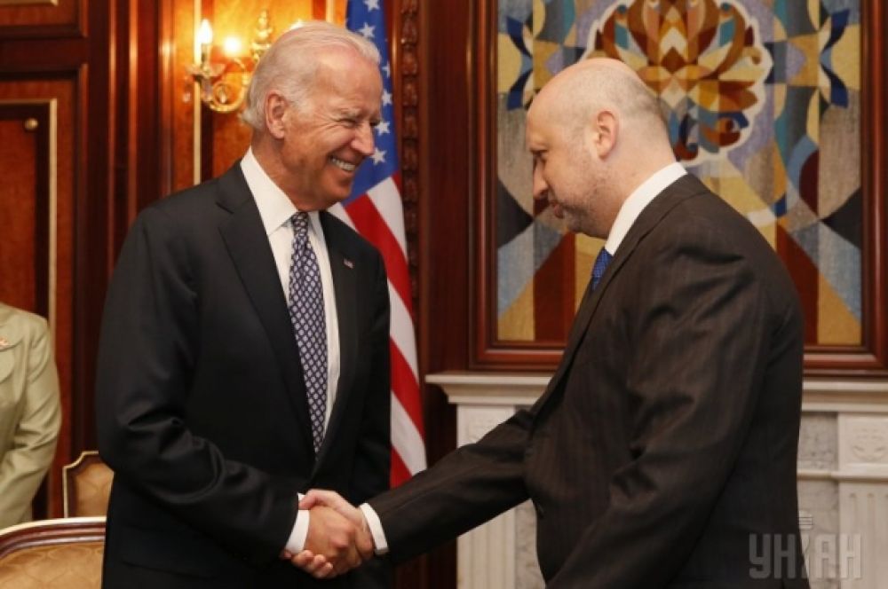 Турчинов провел переговоры с вице-президентом США Байденом
