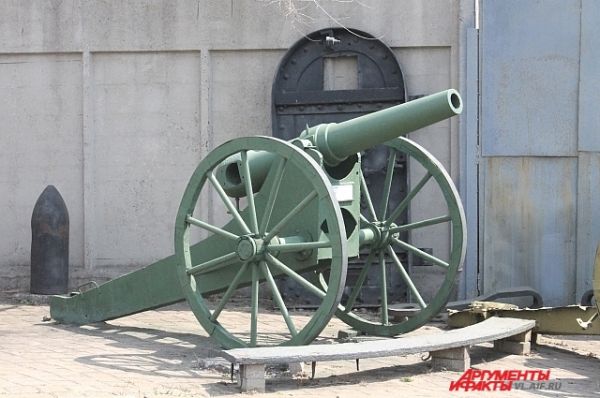Одно из первых орудий Владивостокской крепости.