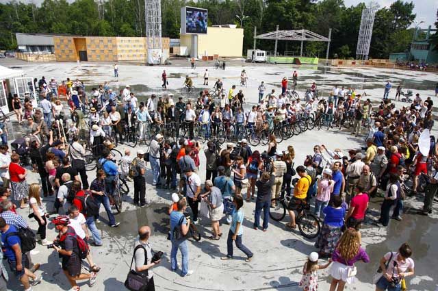 Выставка ретро-велосипедов в парке «Сокольники». 