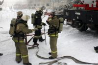 На место пожара выезжали 35 спасателей.