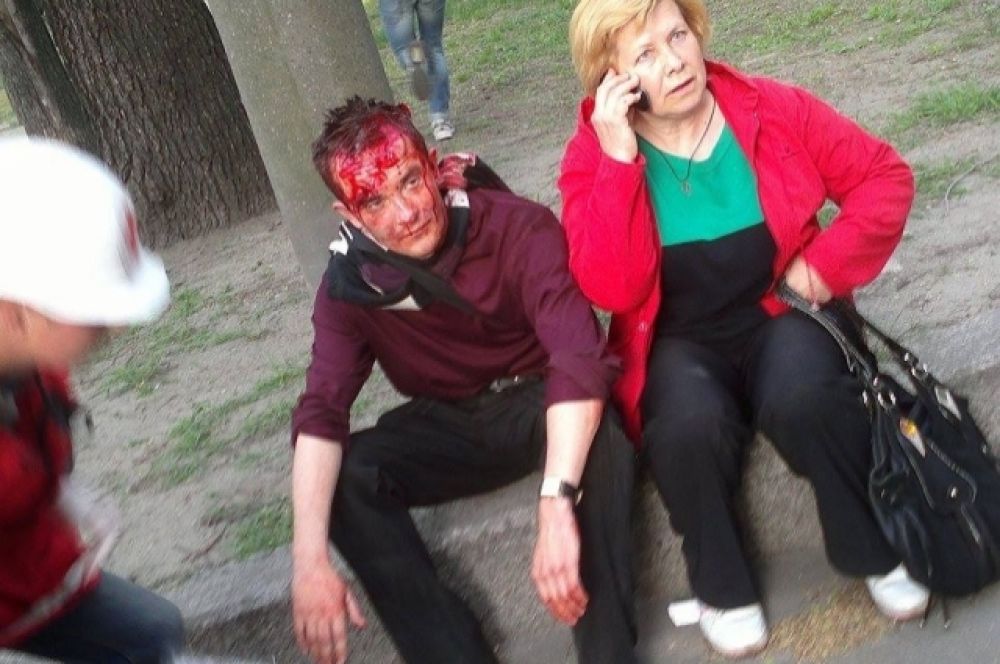 Драка ультрас «Металлиста» и «Днепра» с сепаратистами в Харькове