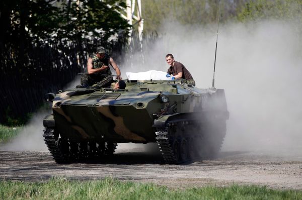 Краматорск остаётся под контролем украинской армии, но из города регулярно поступают сообщения о стрельбе.