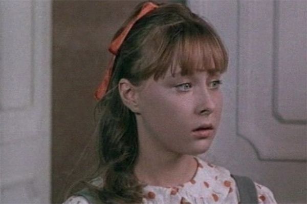 В девятом классе она поступила в студию киноактёра при Одесской киностудии, где её заметил режиссёр Александр Павловский.