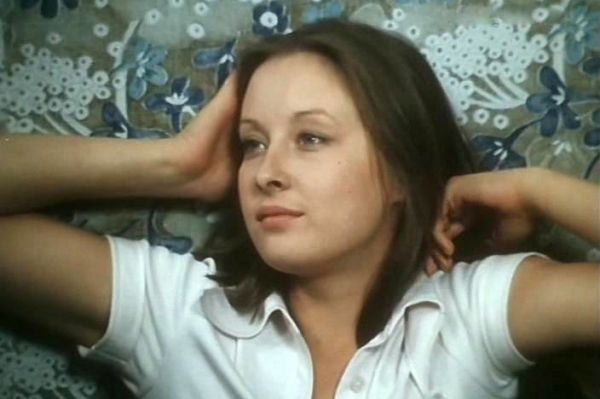 Затем Удовиченко переехала в Москву, где поступила во ВГИК. Во время учёбы она уже регулярно снималась в кино.