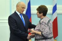 Виктор Назаров поздравил омичей с получением почётных званий.