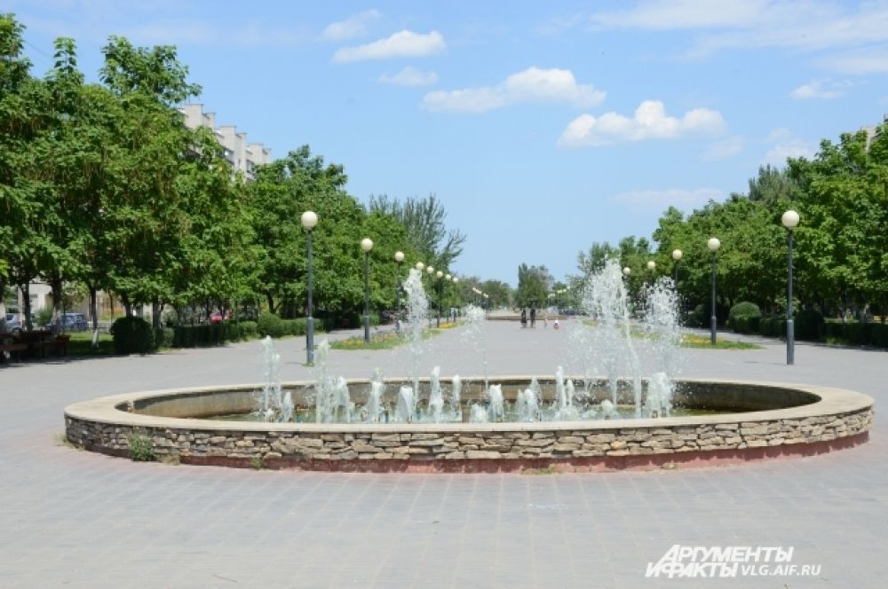 В Волгограде один за другим начинают работать городские фонтаны.