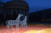 Светящиеся лошади рядом у Дома профсоюзов появились в рамках программы по благоустройству Волгограда.