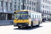 Автобус на одной из центральных улиц Хабаровска