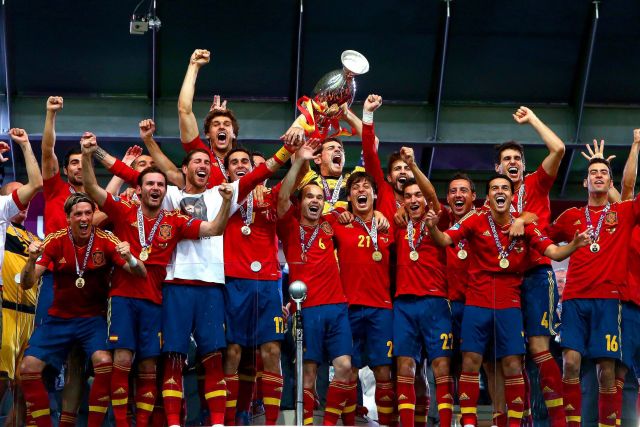 Сборная Испания после победы на чемпионате Европы 2012 года.