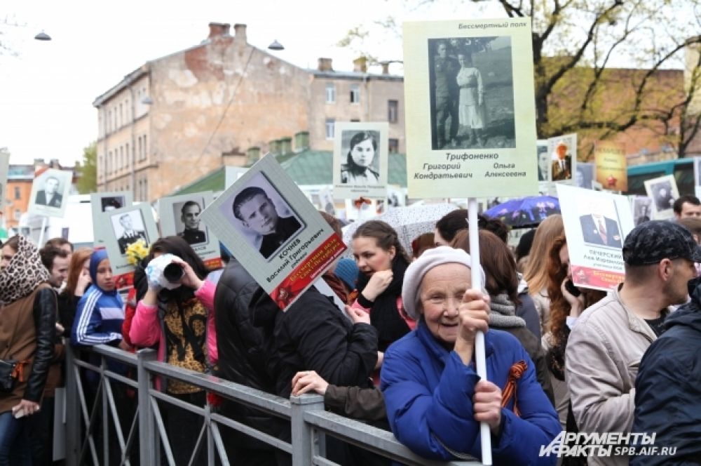 Петербуржцы живо откликнулись на предложение почтить память своих погибших родственников - ветеранов и тружеников тыла.