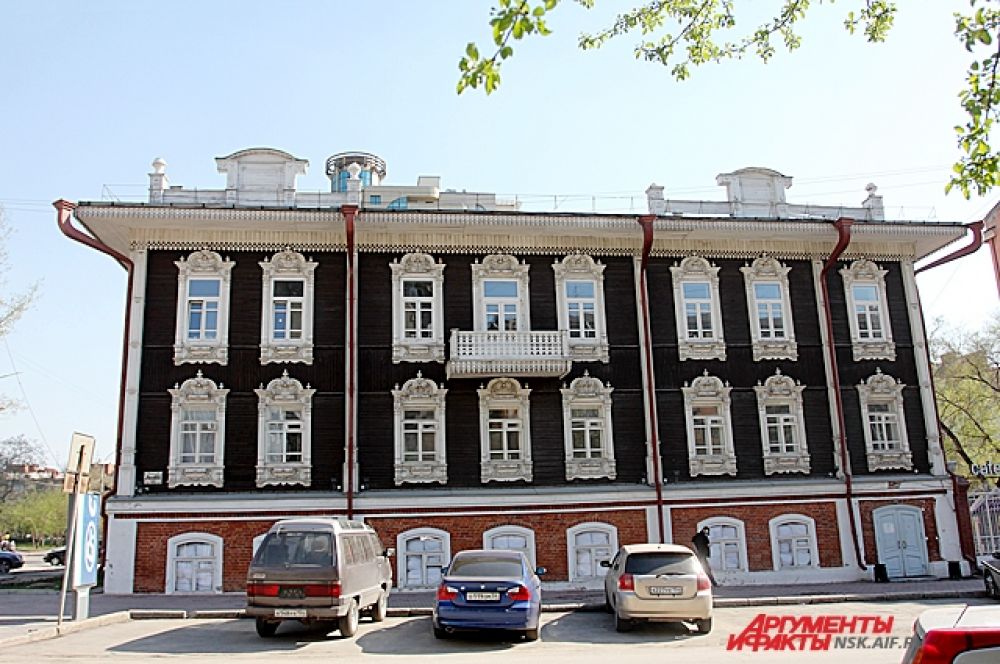 Дом по улице Ленина, 11