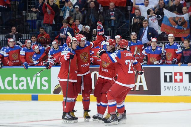 Игроки сборной России в матче группового раунда чемпионата мира по хоккею 2014 между сборными командами Финляндии и России.