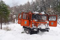 Спасатели БПСО выволили из снежной ловушки сборщика черемши.