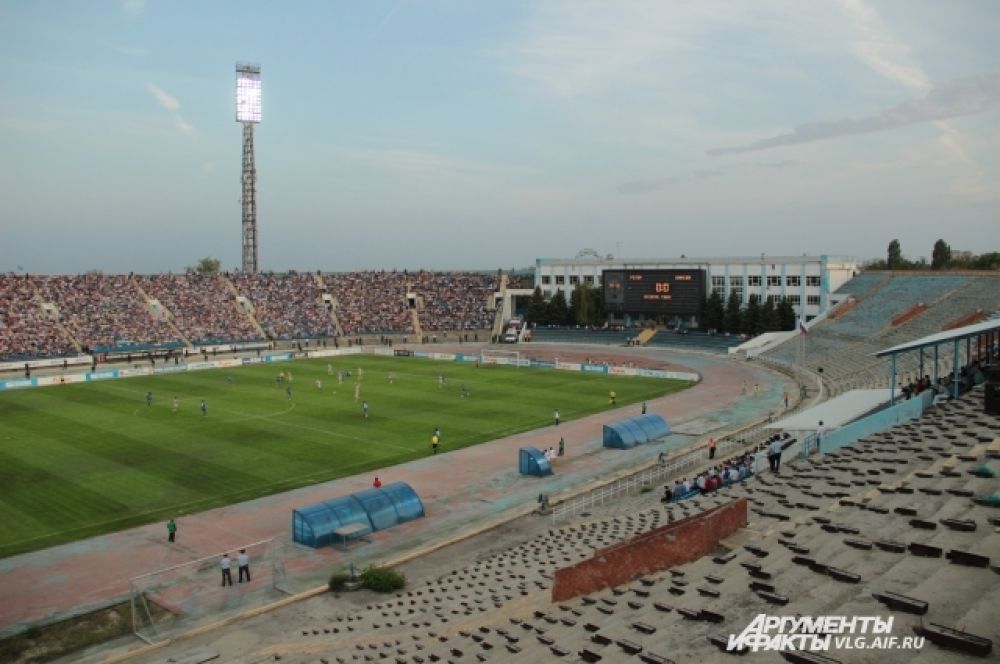 Последний матч на Центральном стадионе посетило 13 100 зрителей. 