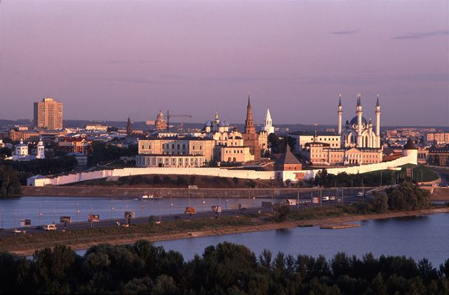 Казань на берегу волги