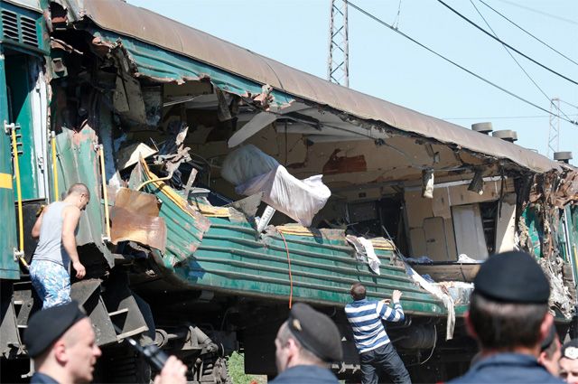 Столкновение пассажирского и грузового поезда под Наро-Фоминском.