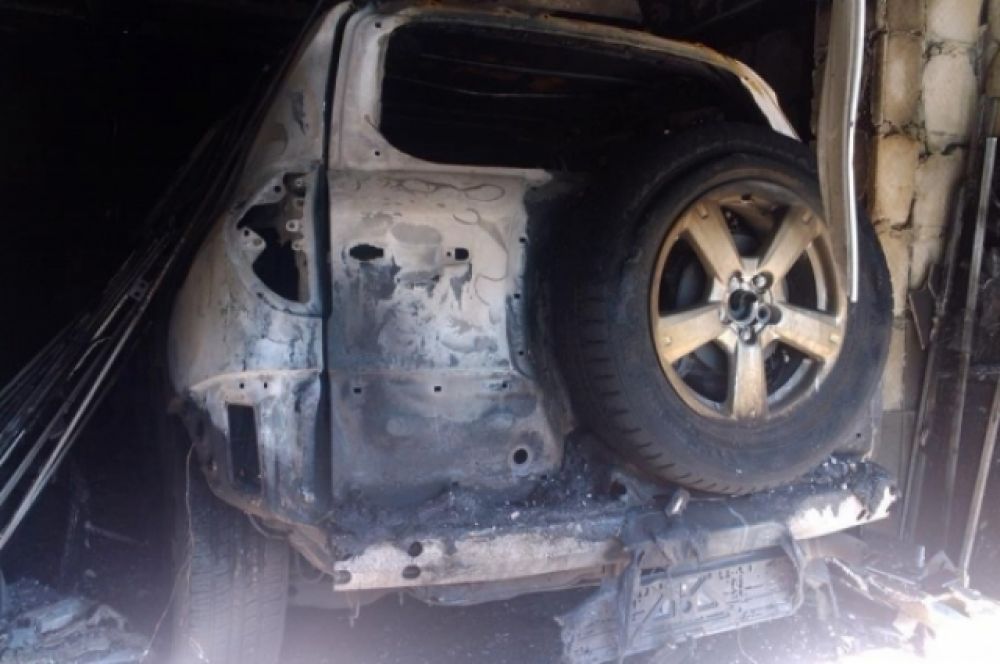 В Днепропетровске сожгли дом, гараж и автомобиль Царева