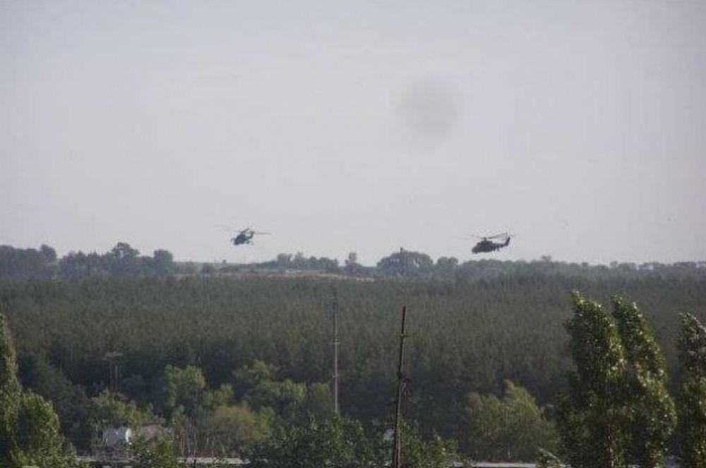 Военные вертолеты над Лисичанском
