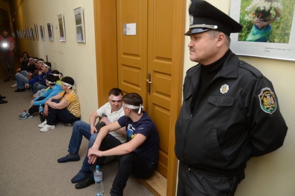 Львовские врачи голодают возле приемной мэра