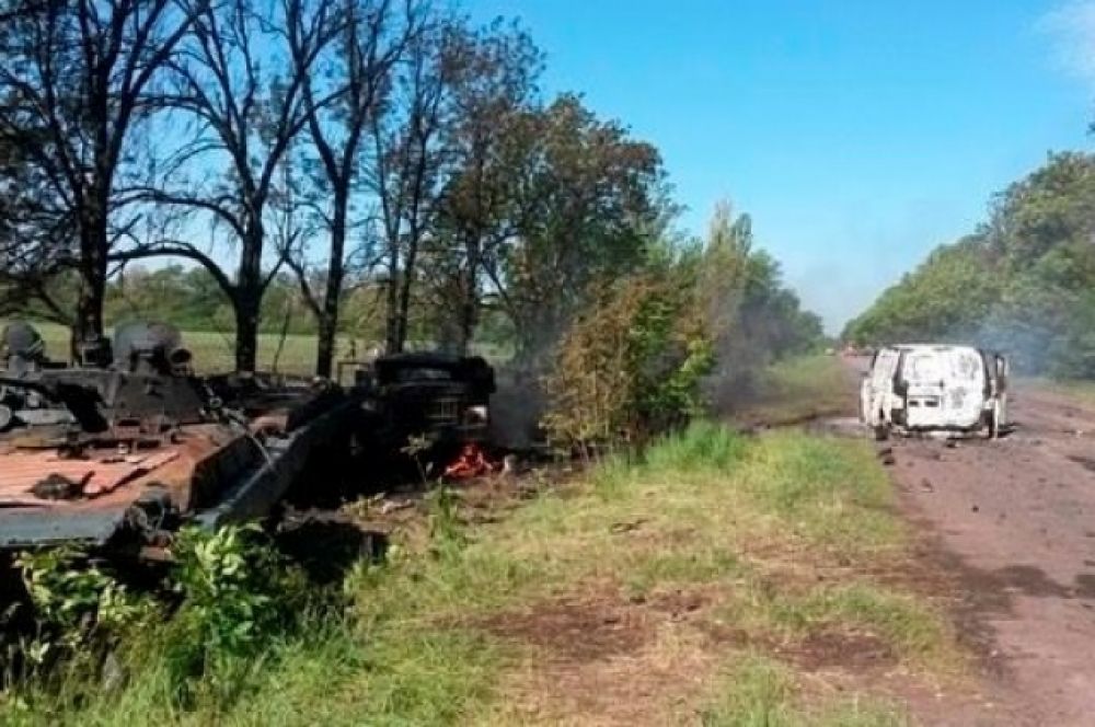 Разгромленная военная техника под Волновахой