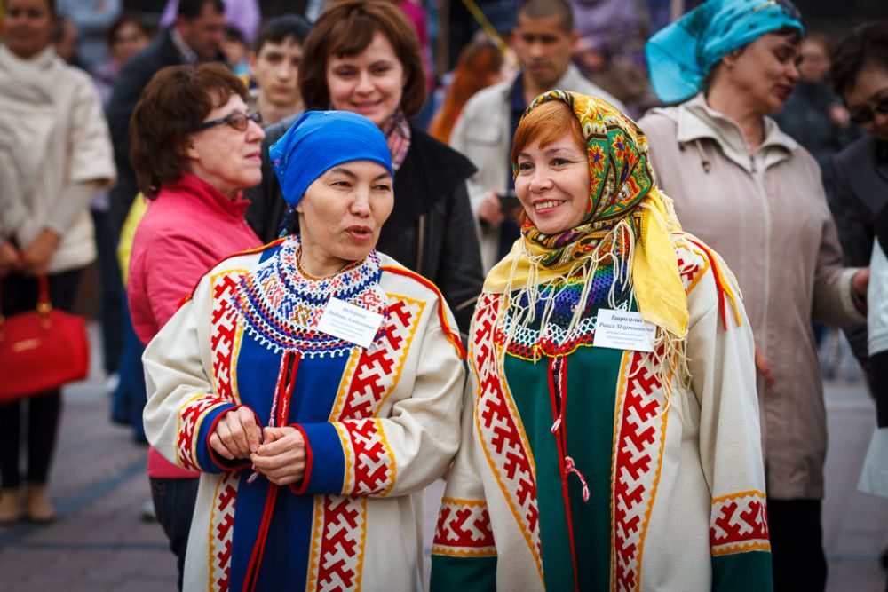 Присутствовали на празднике и представители коренных народов Севера в традиционных нарядах.