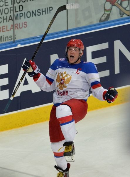 Игрок сборной России Александр Овечкин сразу после забитого им гола на 28-й минуте матча.