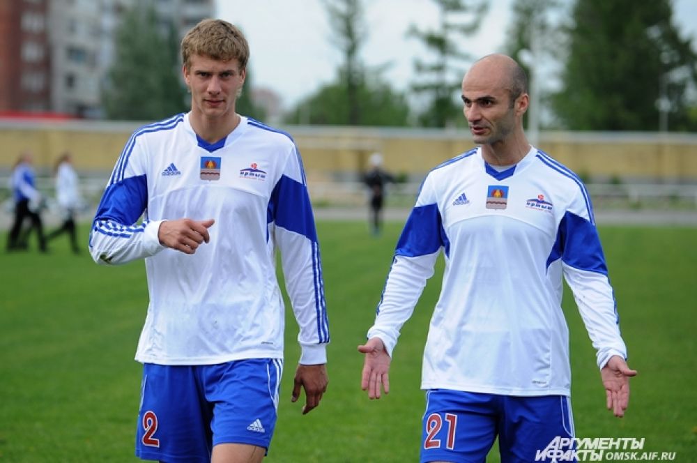 Футболисты омского «Иртыша» проиграли «Амуру» со счетом 1:3.
