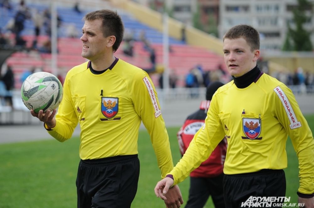 Футболисты омского «Иртыша» проиграли «Амуру» со счетом 1:3.