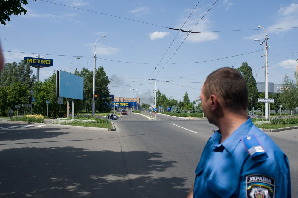В донецком аэропорту слышны взрывы после авиаудара военнослужащих