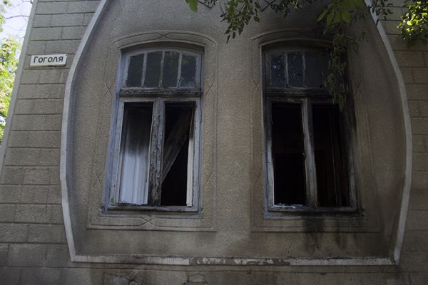 Неизвестные бросили кирпич в окно редакции Собеседника Измаила