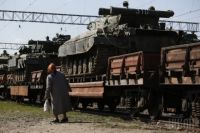 Украинские танки отправляют из Крыма на материк
