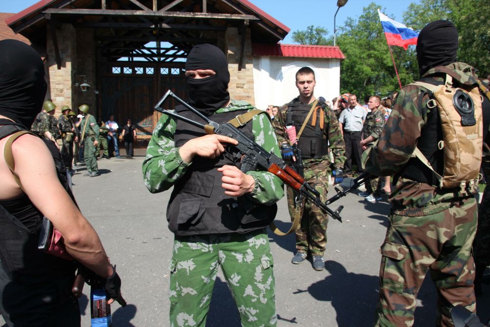 Боевики у имения Рината Ахметова в Макеевке