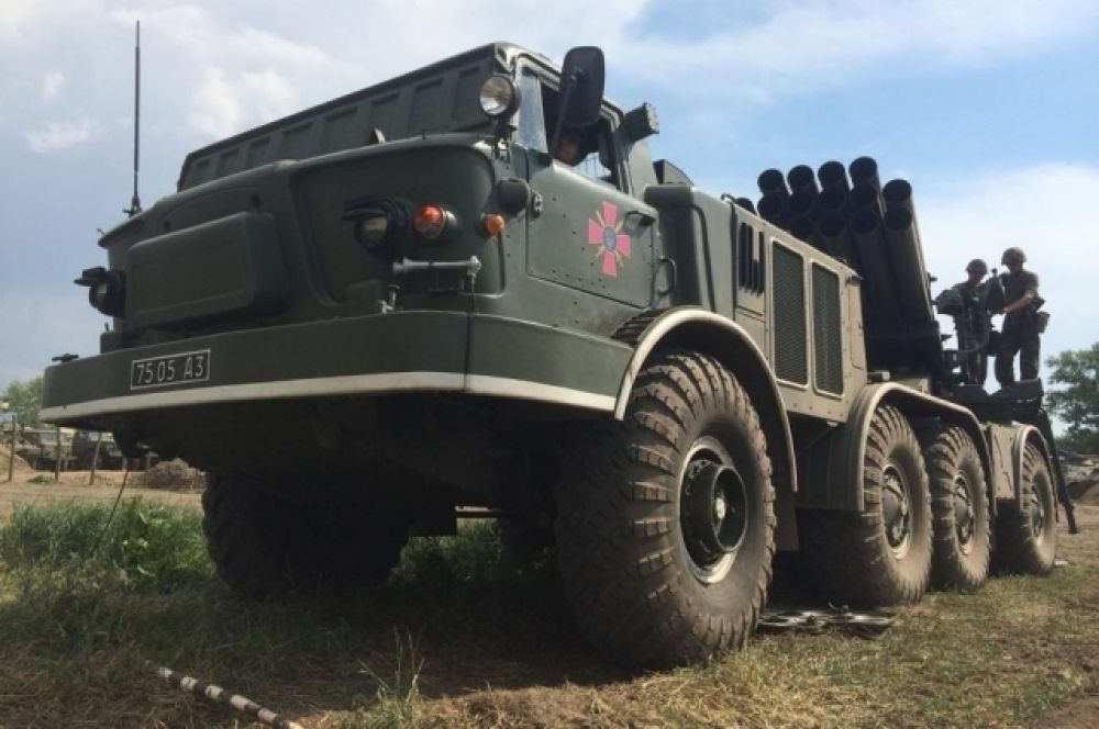 Танки и БМП украиских силовиков