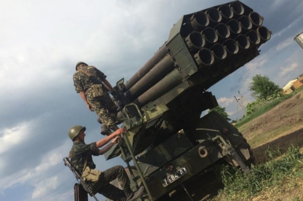 Танки и БМП украиских силовиков