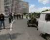 Административное здание взяли в плотное кольцо