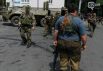 Бойцы батальона «Восток» подъехали к админзданию на БТРах