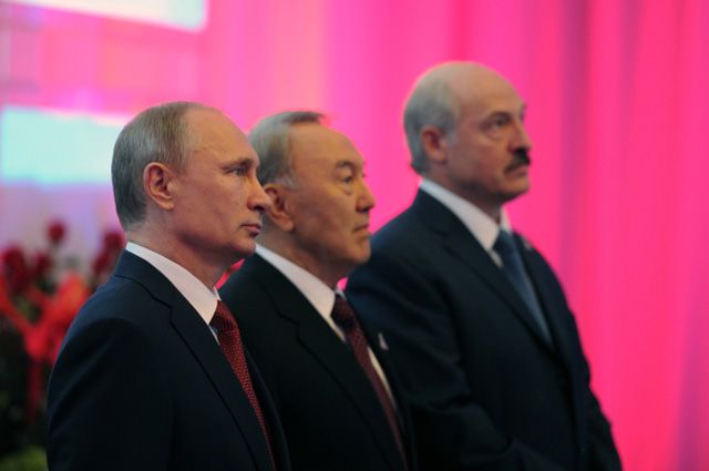 Владимир Путин, Нурсултан Назарбаев и Александр Лукашенко.