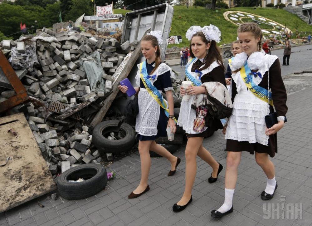 Выпускники на Майдане Незалежности в Киеве