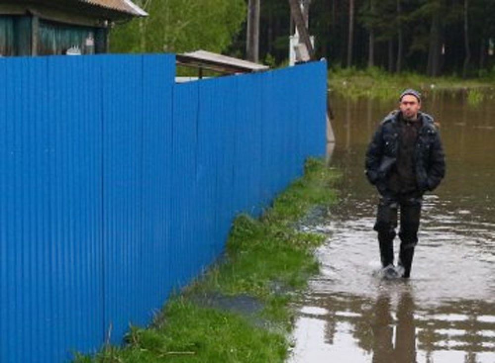 ГУ МЧС по Хакасии рекомендует жителям подтопленных районов подготовиться к эвакуации.