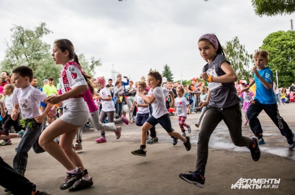 Забег можно назвать федеральным. Ведь одновременно с Москвой пробег «СПОРТ ВО БЛАГО» состоялся в Уфе и Омске. Провести аналогичный проект уже этой осенью планируется в Кирове, Самаре и Волгограде.