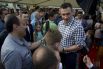Виталий Кличко общается с поклонниками на выставке-музее