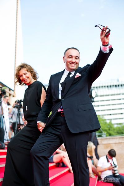 Президент «Кинотавра» продюсер Александр Роднянский вместе с супругой Валерией Мирошниченко.